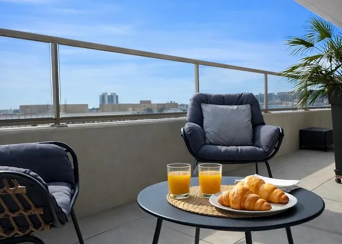 Luxury With Balcony & Rooftop Apartamento *