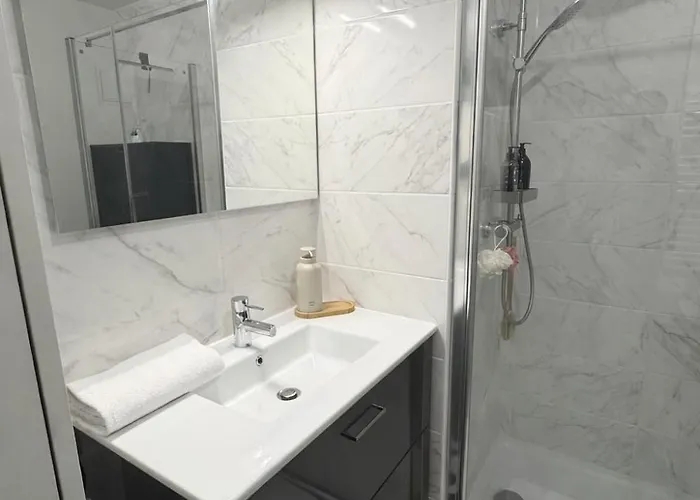 Luxury With Balcony & Rooftop Apartamento