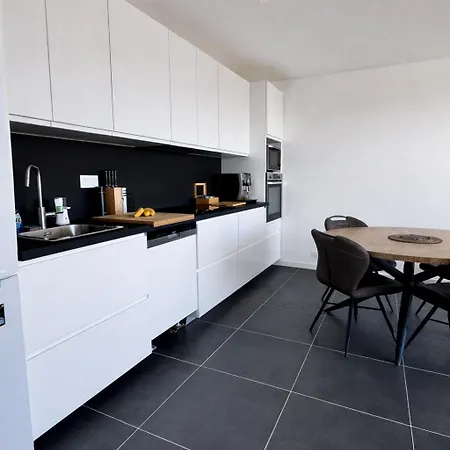 Apartment Luxury With Balcony & Rooftop Nice