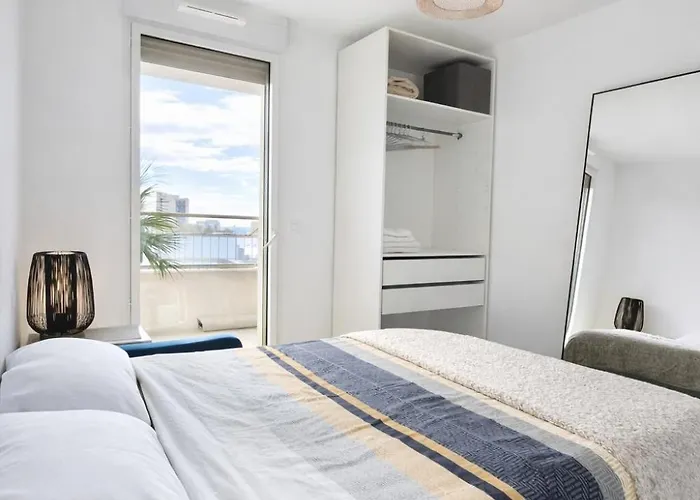 Luxury With Balcony & Rooftop Nice