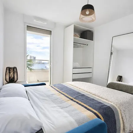 Luxury With Balcony & Rooftop 니스