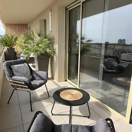 Luxury With Balcony & Rooftop 아파트 니스