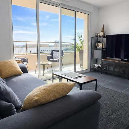 아파트 Luxury With Balcony & Rooftop *